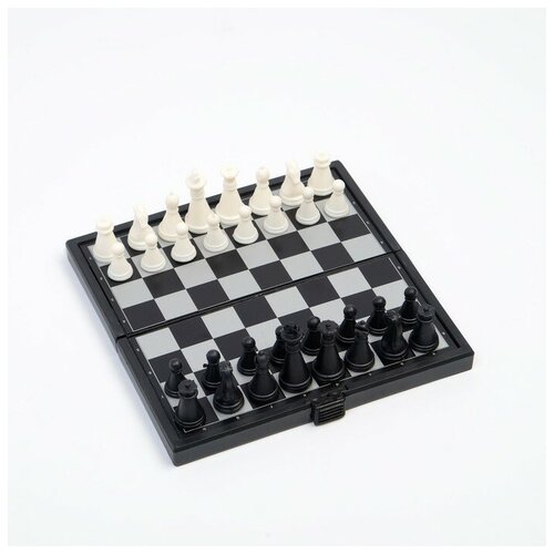 Игра настольная Шахматы, магнитная доска, 13 х 13 см, чёрно-белые игра настольная шахматы магнитная доска 13 х 13 см чёрно белые 1 шт