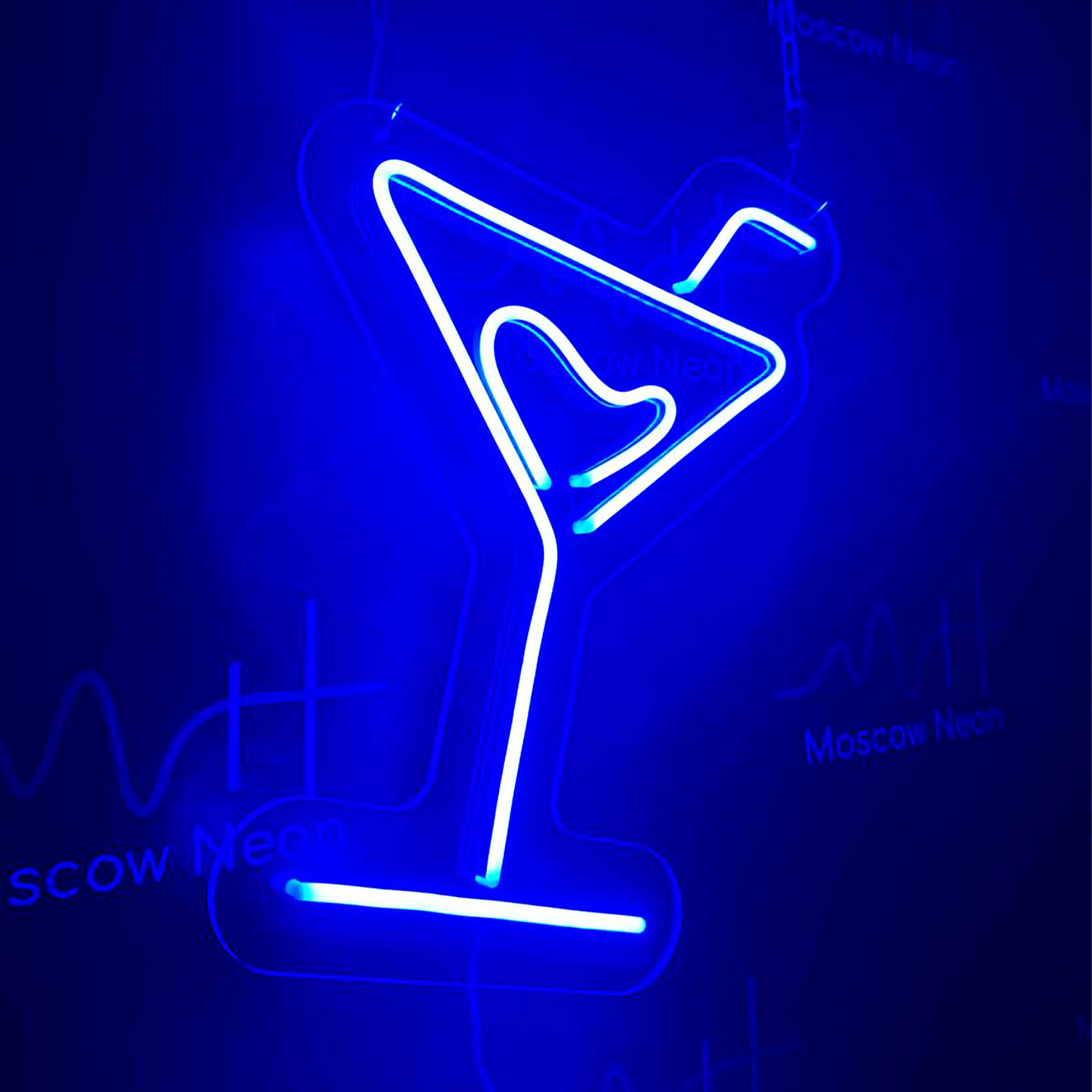 Неоновый светильник для ресторана или бара в виде бокала Мартини, 30 х 40 см. / светильник декоративный - фотография № 3