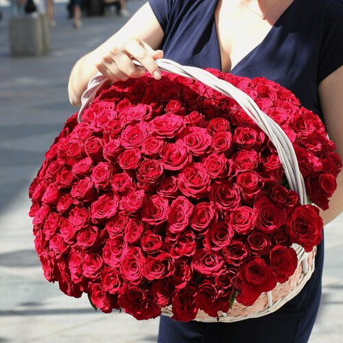 Изображение товара Букет в корзине FLORY LOVE, красная роза, в корзине, 151 роза