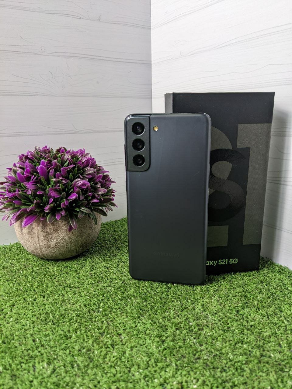 Смартфон Samsung Galaxy S21 5G 8/128 ГБ, Dual: nano SIM + eSIM, Серый фантом, Qualcomm Snapdragon 888