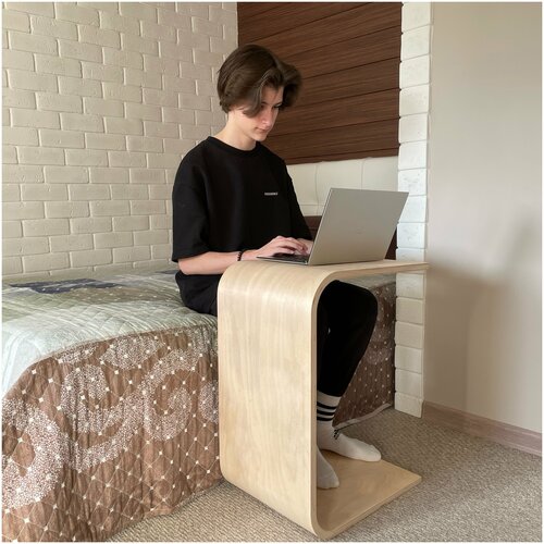 Приставной столик в натуральном березовом шпоне