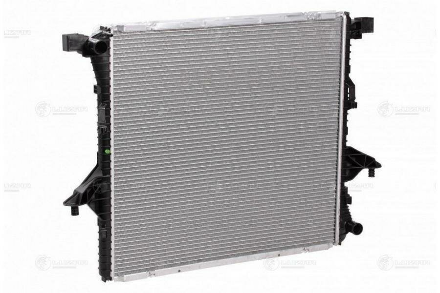LUZAR LRC182H Радиатор системы охлаждения VW Amarok (09-) (LRc 182H)