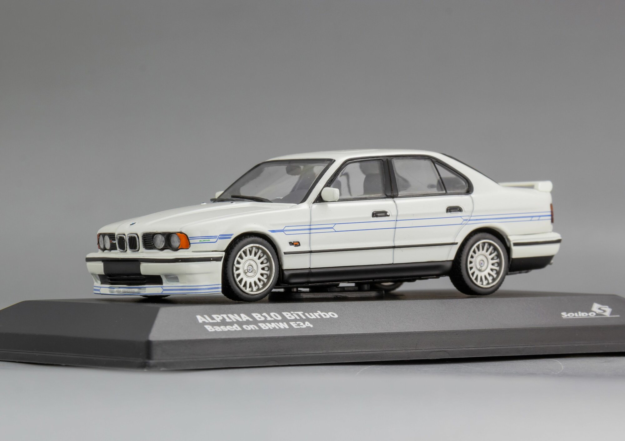 Масштабная модель BMW Alpina B10 (E34) — фото 1