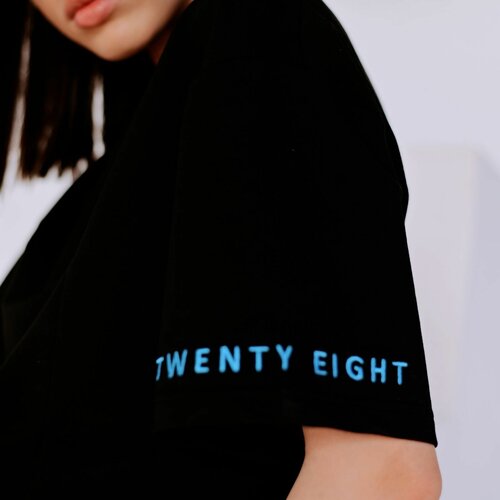 Футболка женская TWENTY EIGHT Black Beauty Logo Mykonos Blue