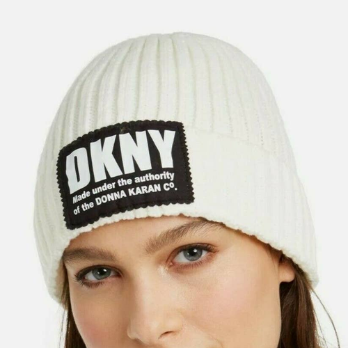 Шапка DKNY белая с черным лого на флисе