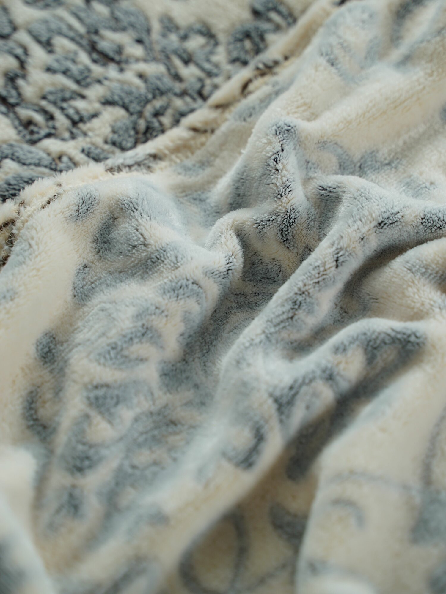 Плед на кровать плюшевый флисовый Стелла 200х205 см - фотография № 9