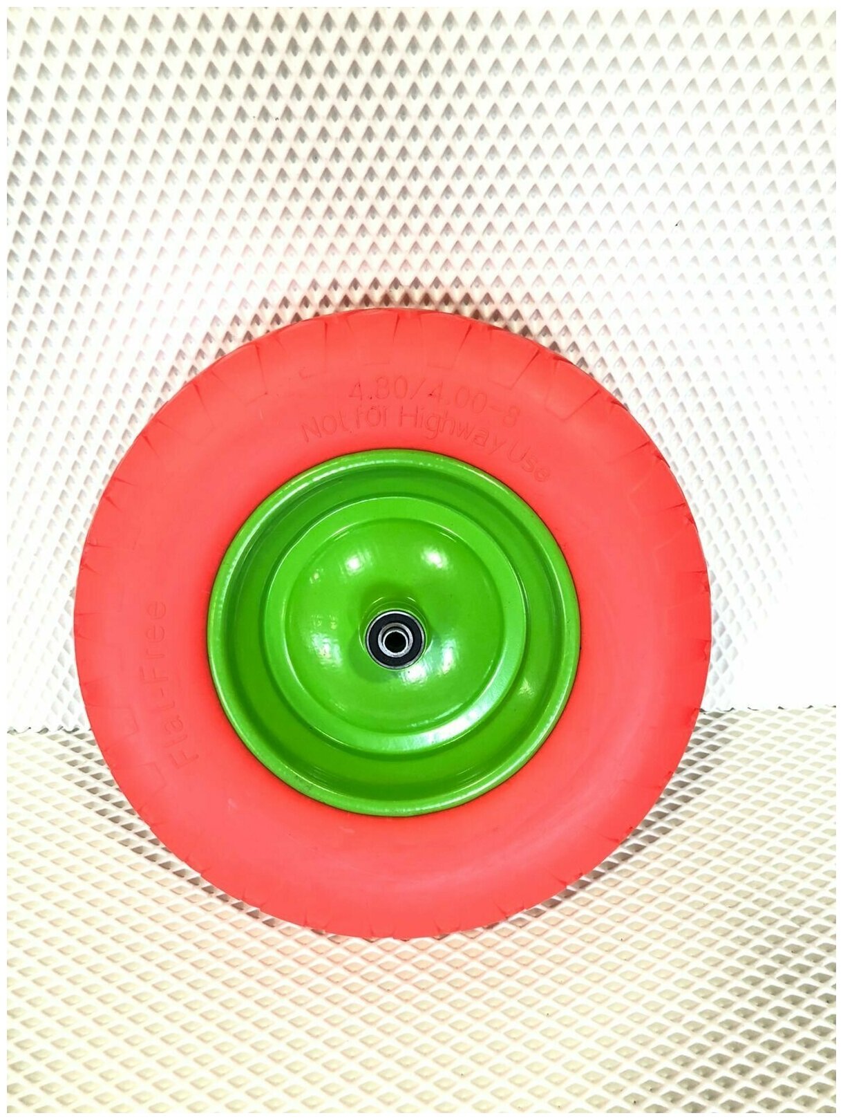 Бескамерное колесо для строительной тачки 4.80/4.00х80, полиуретановое, подшибник 12мм - фотография № 1