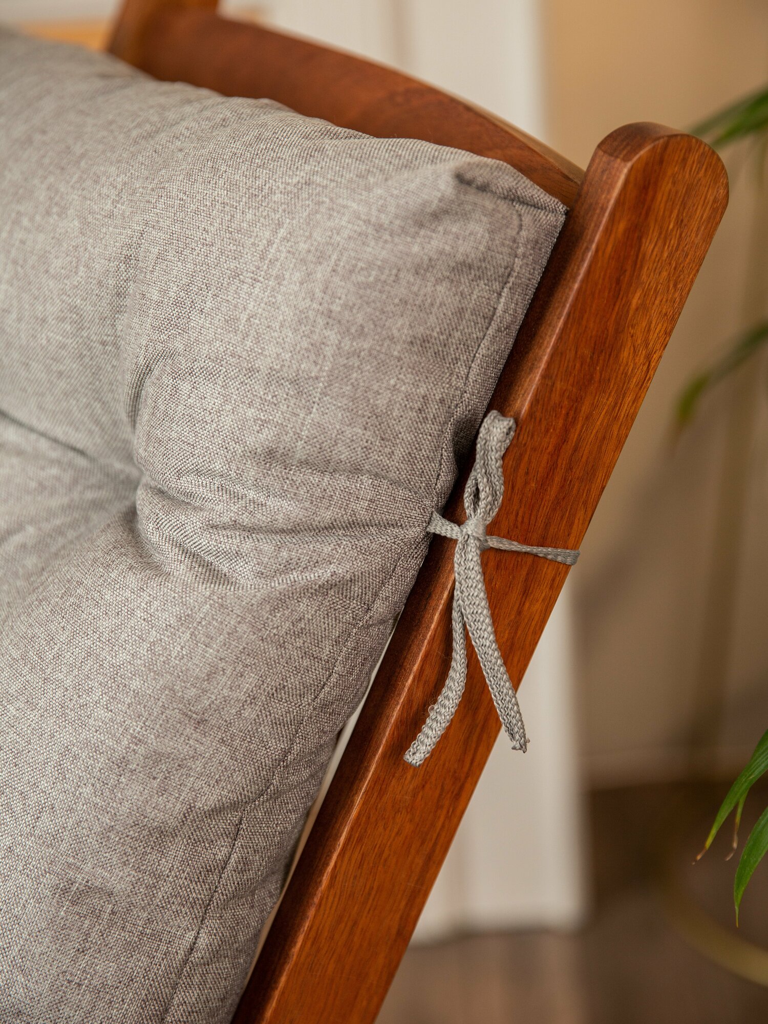 Матрас-подушка на качели, скамейку или подвесное кресло, светло-серая - фотография № 7