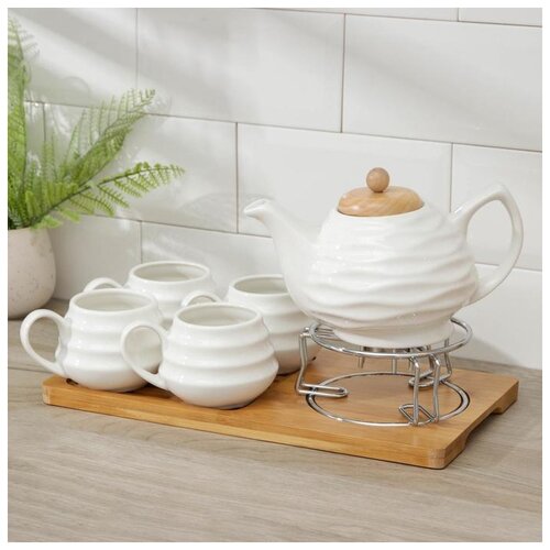 фото Набор чайный на дерев подставке 5 пр "эстет" чайник 1л,4 кружки 150 мл 34х18х18 см 3601904 сима-ленд