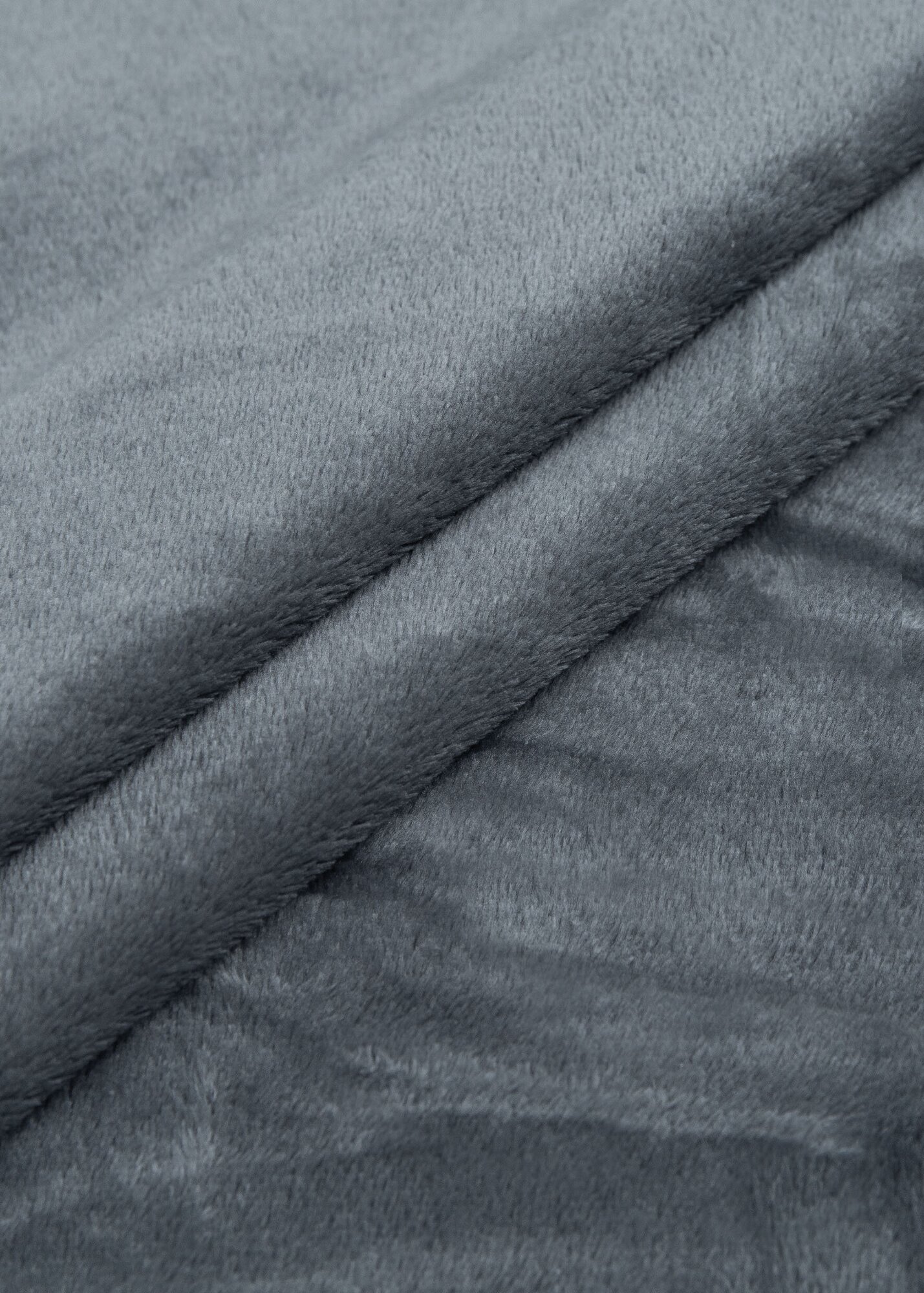 Плед TexRepublic Absolute 180х200 см, 2 спальный, велсофт, покрывало на диван, теплый, мягкий, темно-серый, однотонный - фотография № 2