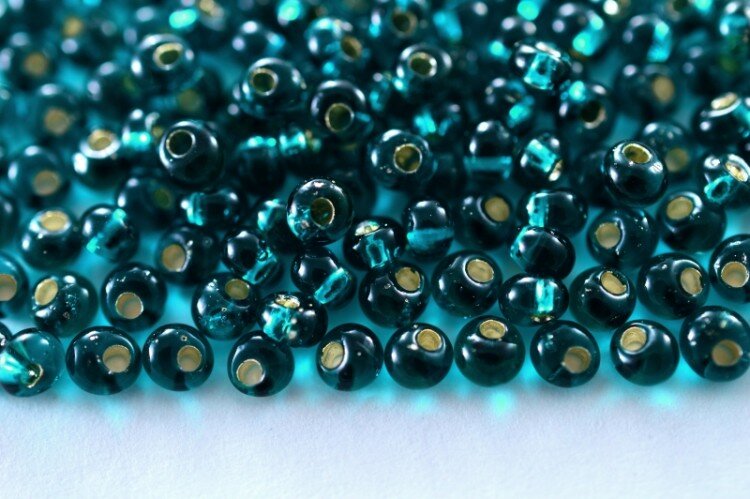 Бисер японский TOHO Magatama 3мм #0027BD изумруд, серебряная линия внутри, 5 грамм