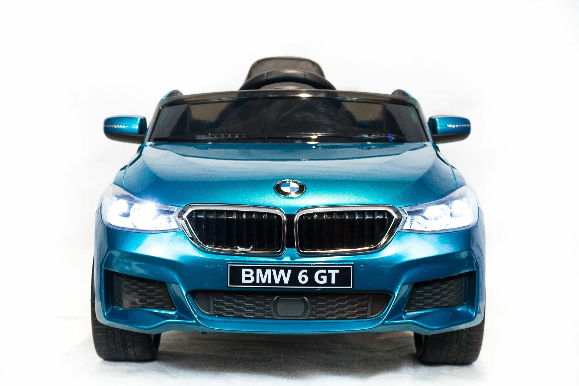 Автомобиль BMW 6 GT