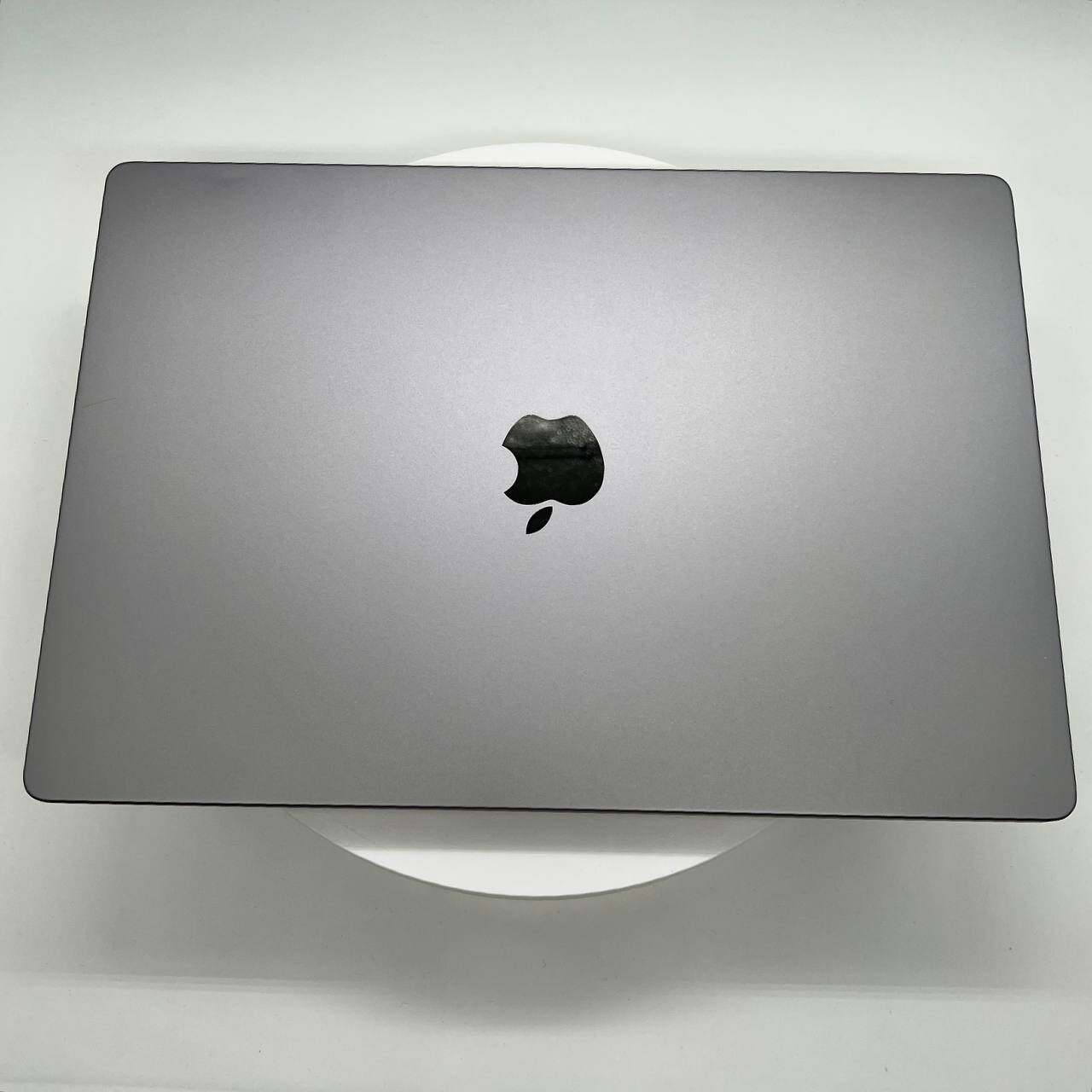 Ноутбук Apple MacBook Pro 16 2021, M1 Pro, RAM 16 ГБ, SSD 1 ТБ , серый космос