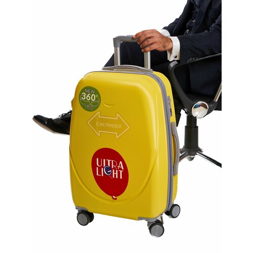 Чемодан Ультра ЛАЙТ, размер S, желтый