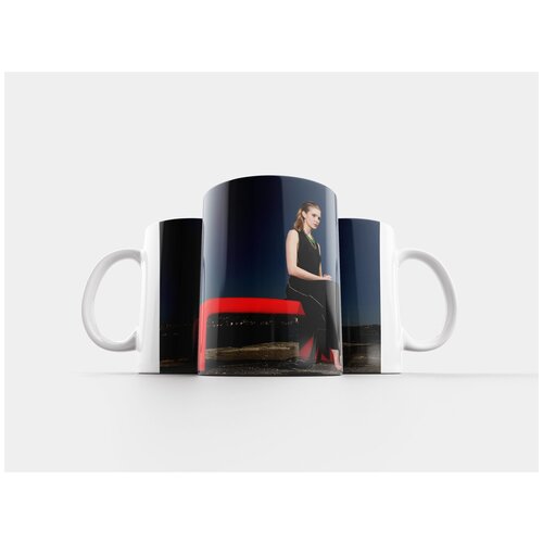 фото Кружка "модель, платье, черный" 320 мл lotsprints