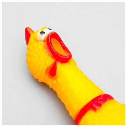 Игрушка пищащая Задумчивая курица малая, 16,5 см, жёлтая игрушка пищащая задумчивая курица малая 16 5 см жёлтая