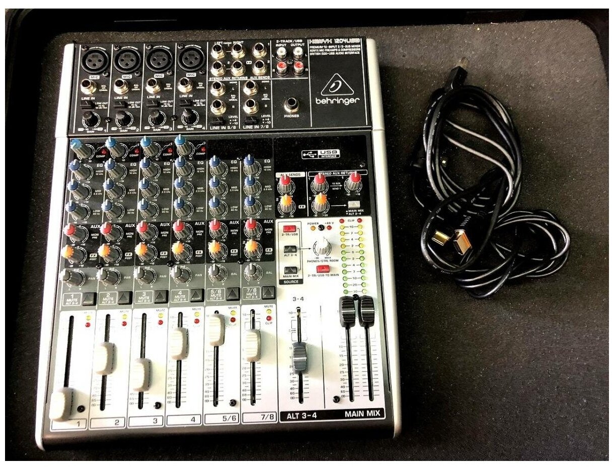 Микшерный пульт Behringer - фото №12