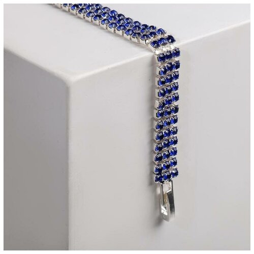 Жесткий браслет Queen Fair, стразы, размер 18 см, синий, серебристый браслет фианит металл стразы размер 18 см синий