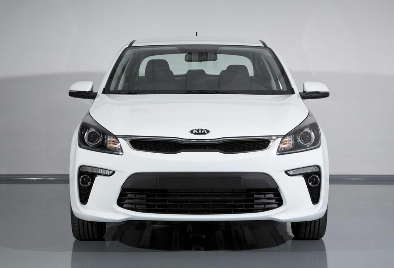 Бампер передний в цвет кузова Kia Rio 4 Киа Рио (2017-2020) — фото 8
