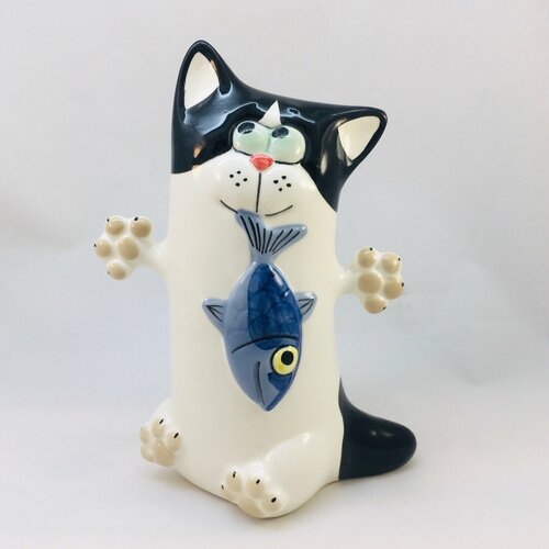 Статуэтка кота охотника-рыболова