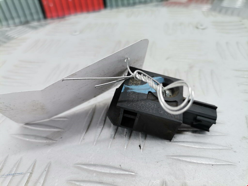 Датчик удара Chevrolet Cruze 2 (J300) 13502577 арт. 1783404