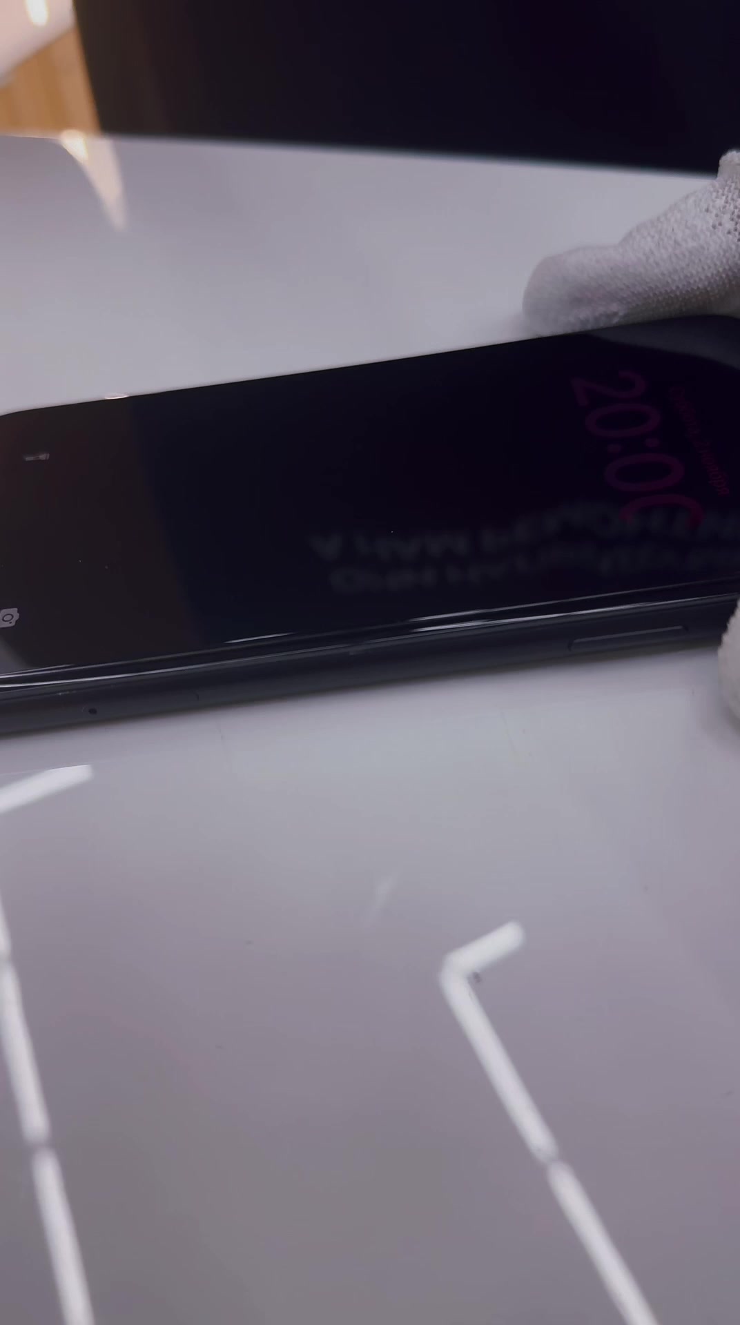 Суперпрочное защитное стекло Remax GL-83 для iPhone 13/ iPhone 13 Pro/ iPhone 14/ Премиум качество 0.4 мм прочность 9H — фото 1