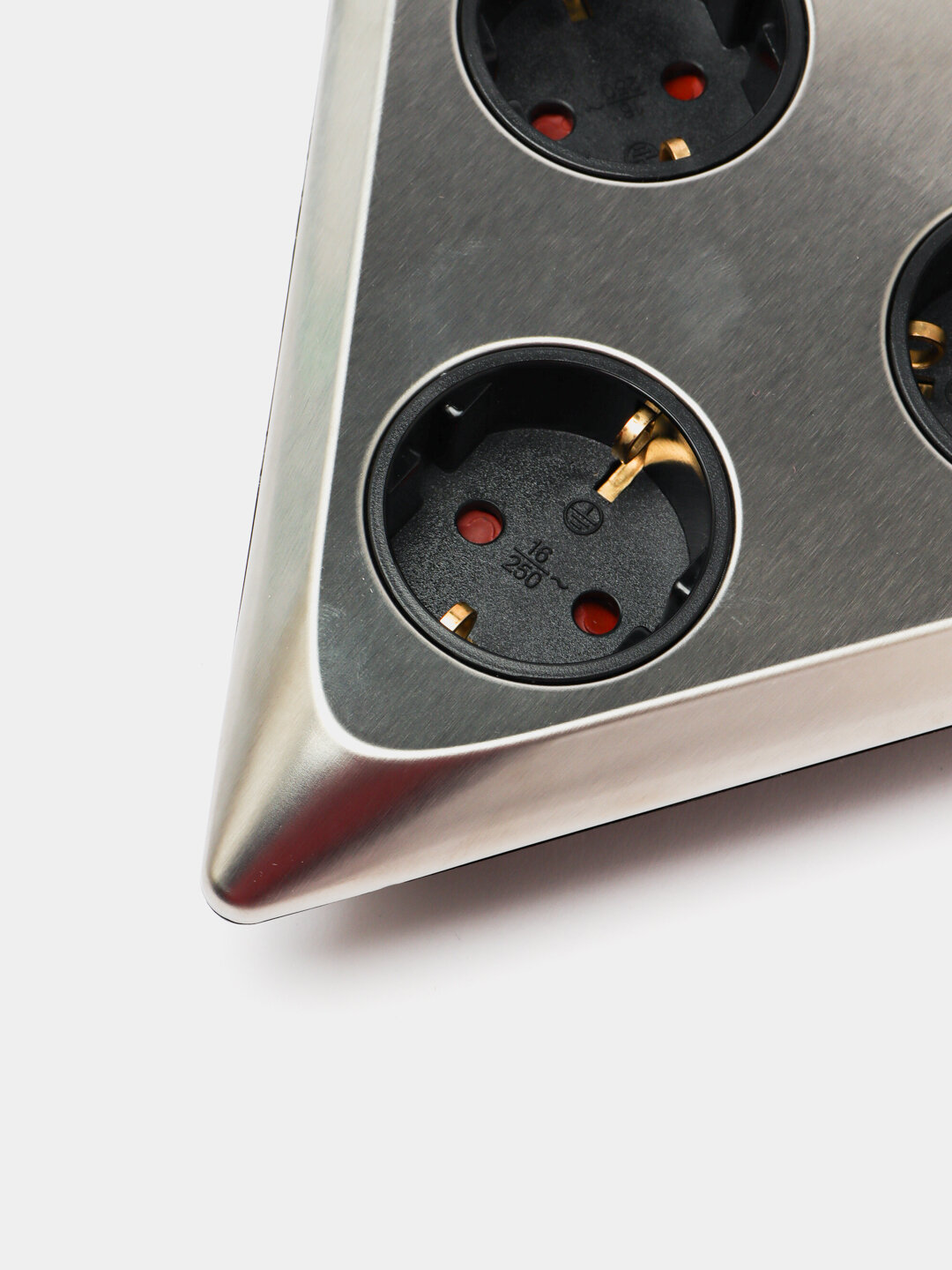 Удлинитель LINUS "LIN-CD3X3", с декоративным заземлением, IP54, 3 розетки — фото 1