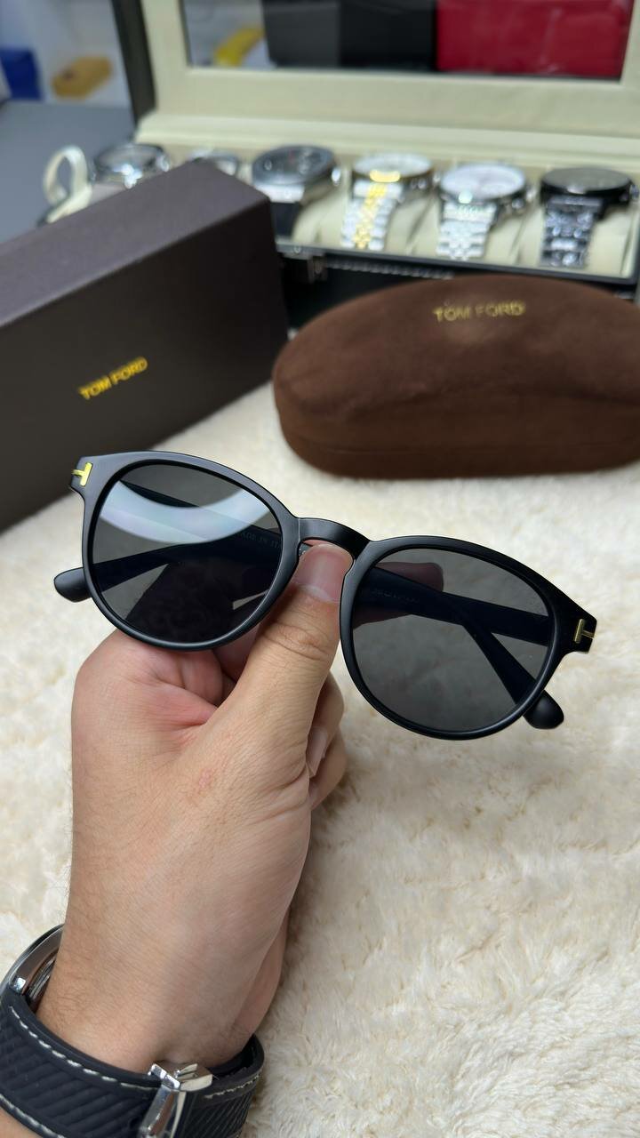 Солнцезащитные очки