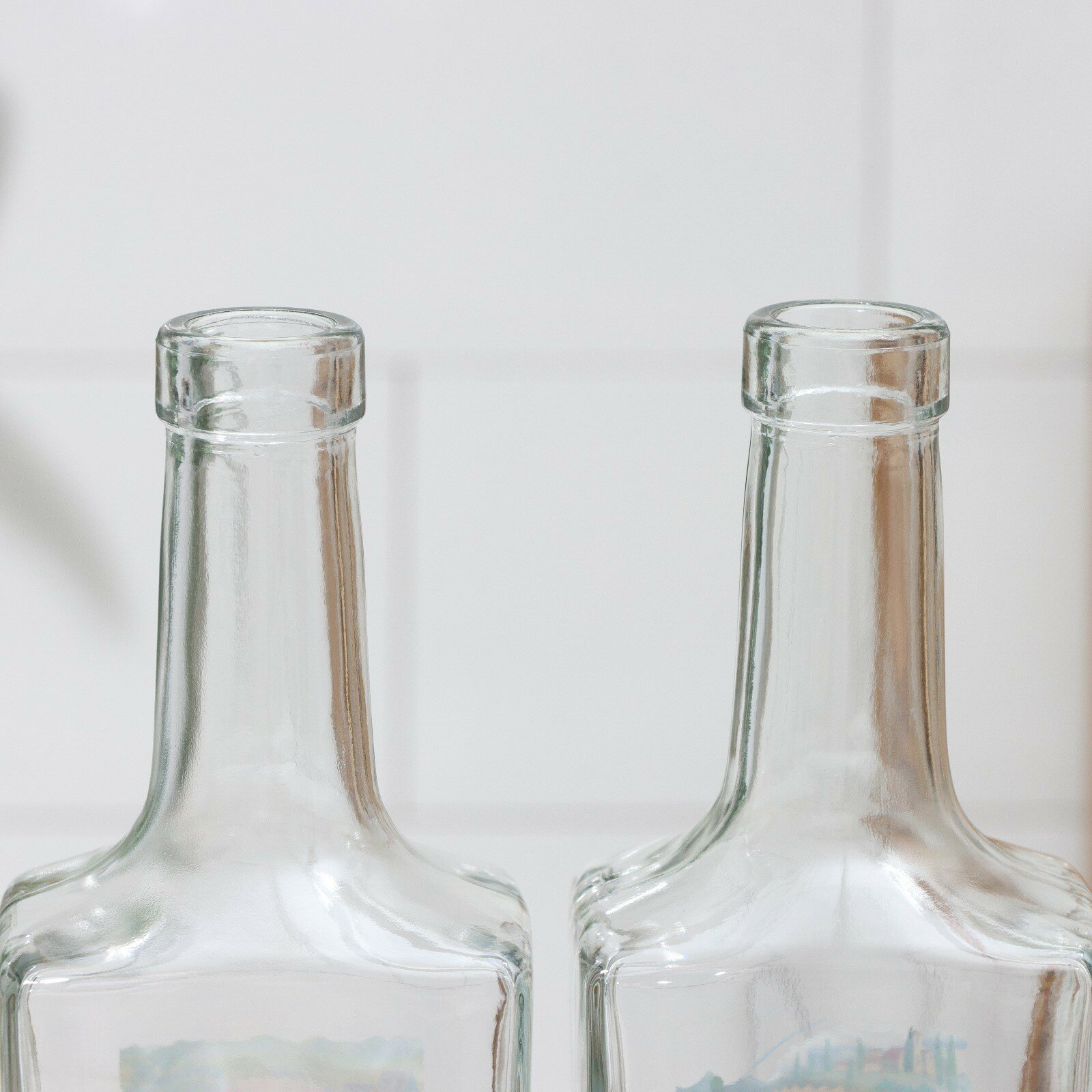 Набор бутылок с дозатором для масла и соусов, стеклянный, 500 мл, 2 шт, на деревянной подставке Lara . - фотография № 5