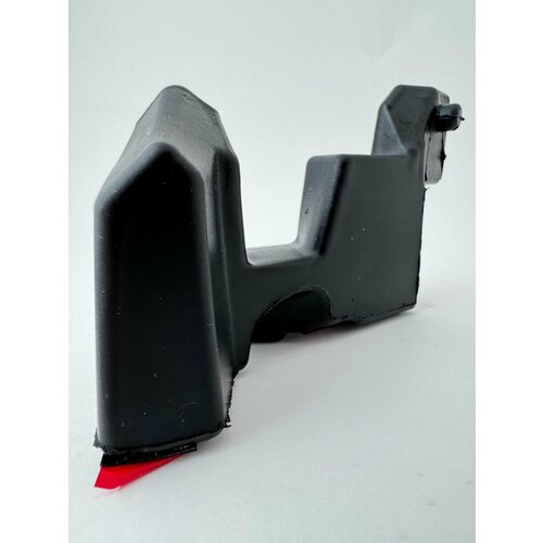 Кожух уплотнителя капота правый 864424Y000. Для Kia Rio 2011-2017.