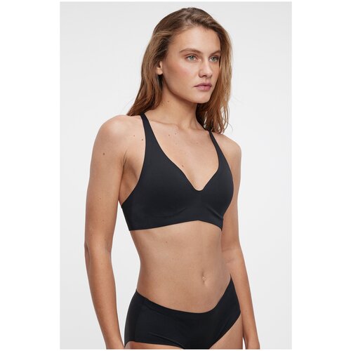 фото Бюстгальтер-топ спортивный с перекрестными бретелями befree 2316330001-50-75a черный размер 75a