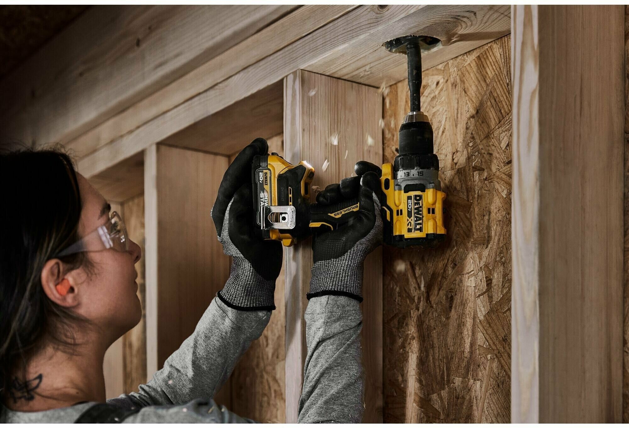 Аккумуляторная безударная дрель-шуруповерт DeWalt DCD800E2T - фотография № 16