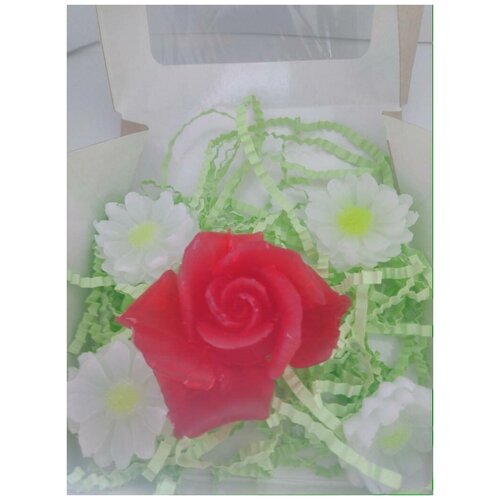 Подарочный набор Роза из мыла с ромашками, 4 штуки