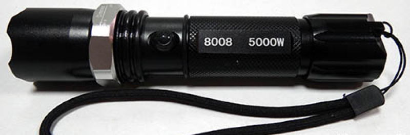 Светодиодный ручной фонарь аккумуляторный SWAT, 1 LED с зумом .