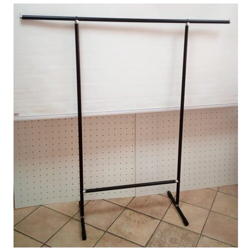 Универсальное напольное вешало для магазина одежды 150х150х0.4 м.