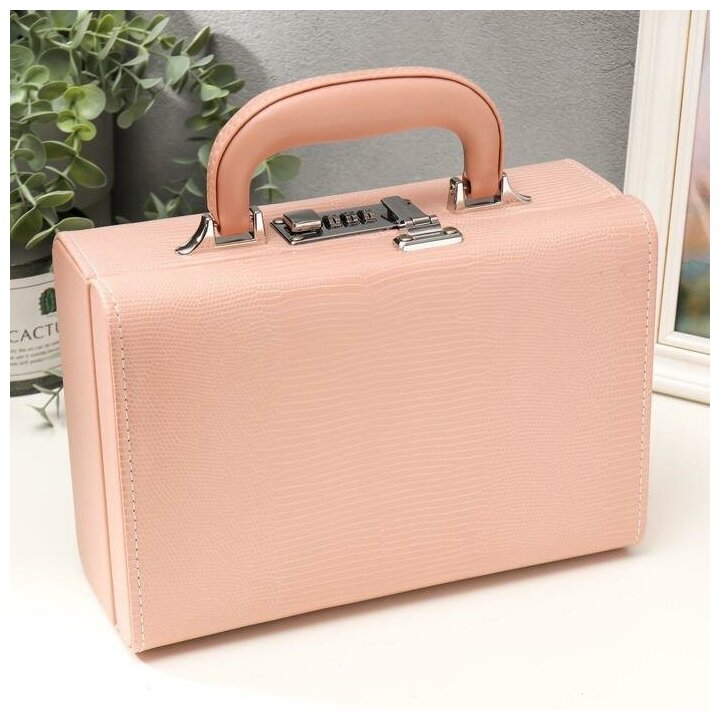 фото Шкатулка кожзам для украшений "Кожа змеи" нежно-розовая чемодан 9,5х16,5х24 5043791