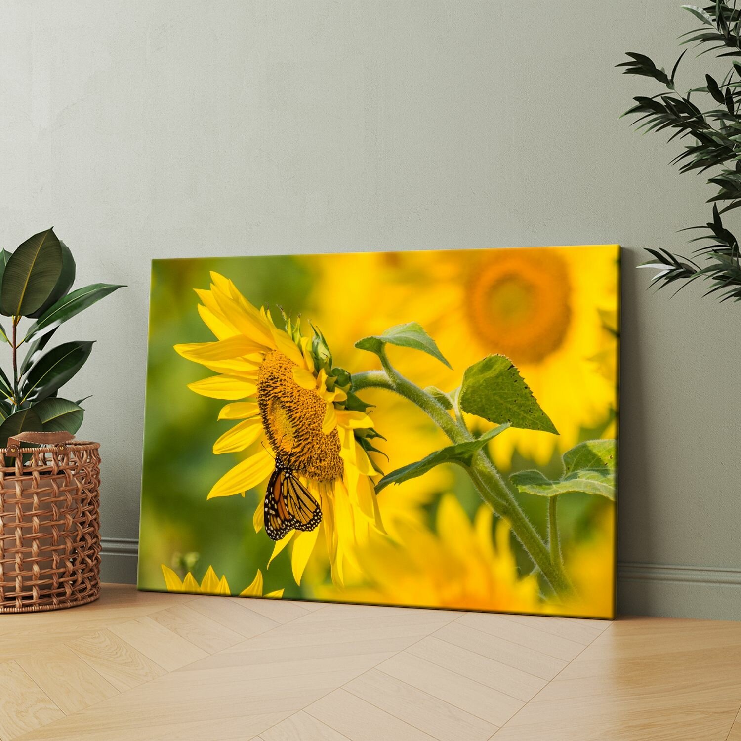 Картина на холсте (Бабочка на подсолнухе) 40x60 см. Интерьерная, на стену.