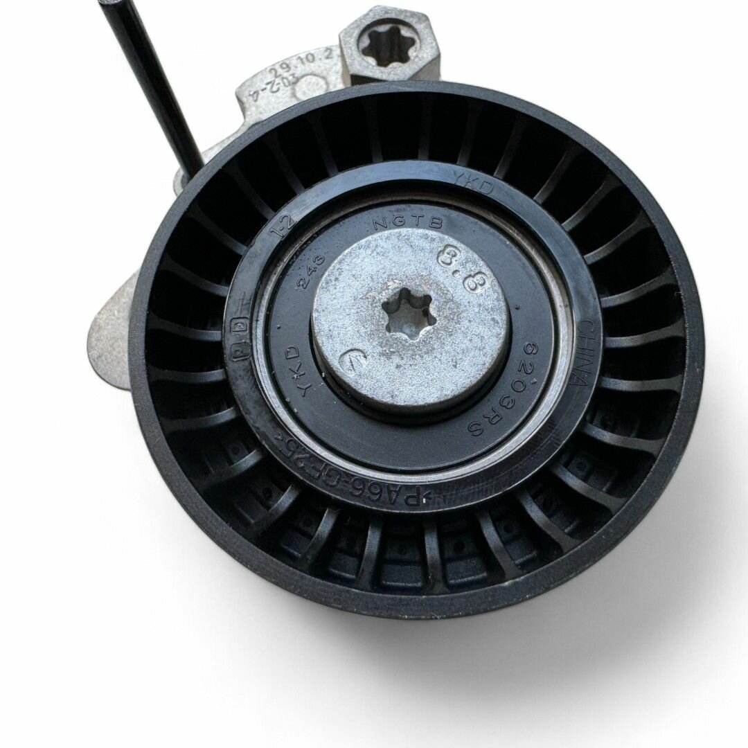 Комплект SAIC Volkswagen натяжитель и ремень генератора VAG 1.4 TSI Tiguan, Octavia A7, Audi A4. 04E145299N; 04E145933R — фото 1