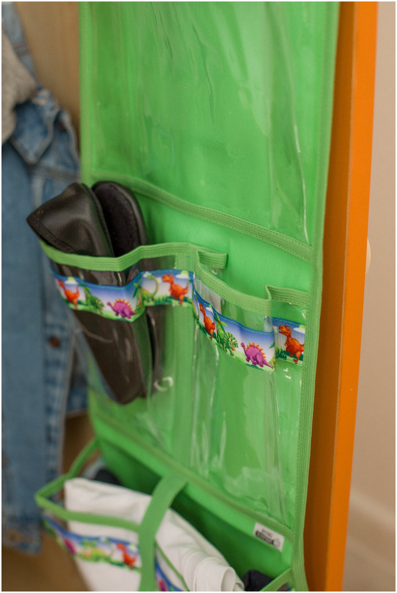 Кармашки для шкафчика в детский сад динозавр 23*85 см - фотография № 3