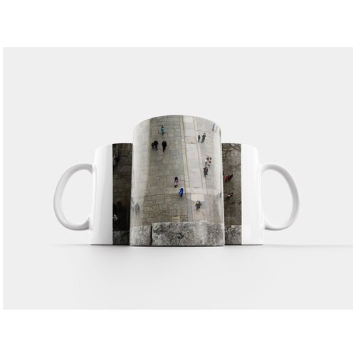 фото Кружка "толпа, городская стена, древний" 320 мл lotsprints