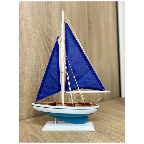 Модель корабля с парусами 28х6х43 см