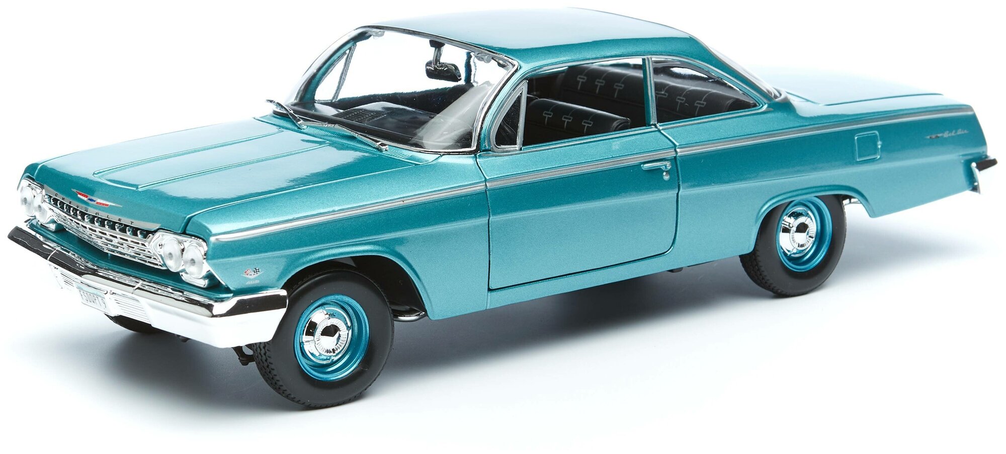 Машинка Maisto 31641 1:18 SP (B) - 1962 Chevrolet Bel Air