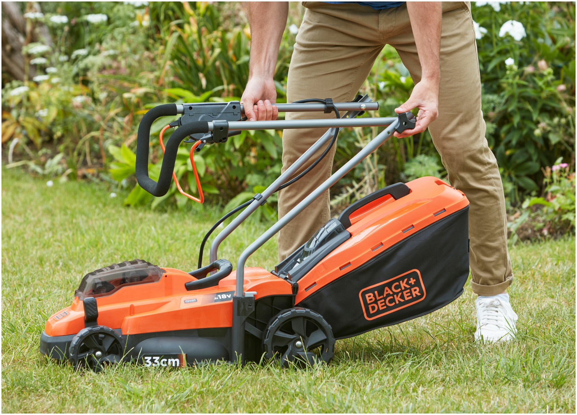 Аккумуляторная газонокосилка 2x18В, 2x2.5 Ач BLACK+DECKER BCMW3318L2-QW - фотография № 7