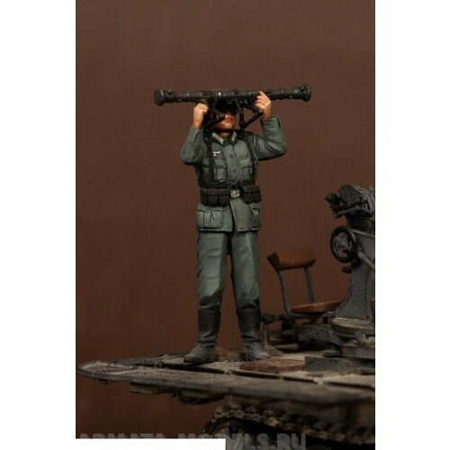 3561SOGA German antiaircraft gunner with artillery rangefinder 5423soga gunner prussian foot artillery 1756 1763 years