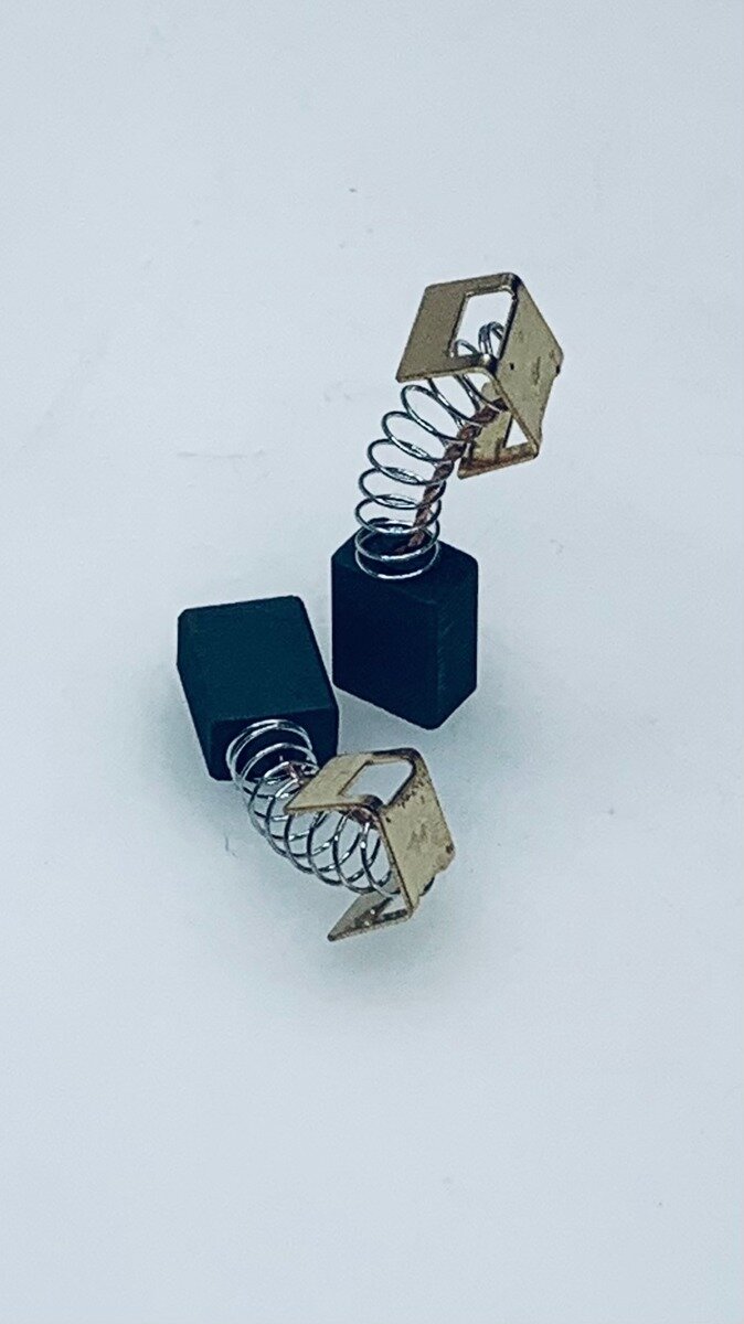 фото Щетки угольные для диолд МШУ 0,95, мэсу 4-01 6х9х12,5 пружина скоба бол с отверстиями(2шт.) №642