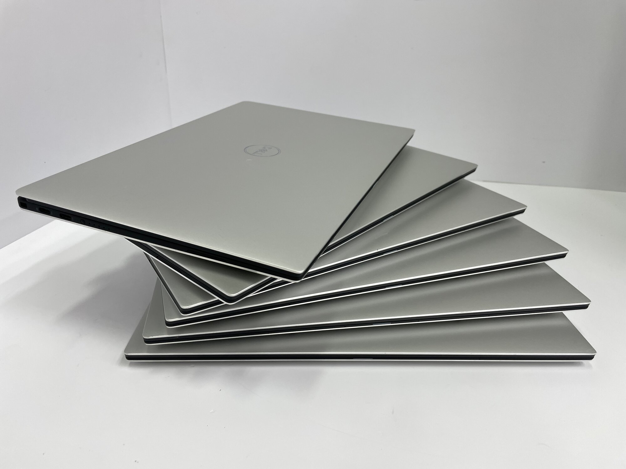 Ноутбук DELL XPS 13 9380 13.3" 1920x1080, Intel Core i5 8660U 1.6 ГГц, RAM 16 ГБ, LPDDR3, SSD 512ГБ, Intel UHD Graphics 620, Windows 11 Pro, серебристый