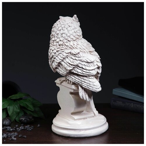 фото Фигура "сова с книгой на подставке" 18х21х34см состаренная хорошие сувениры
