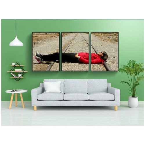 фото Набор модулных постеров для интерьера "женщина, поезд, треки" 60x90 см. в тубусе, без рамки lotsprints