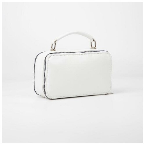 фото Саквояж, 2 отдела на молнии, длинный ремень, цвет белый noname