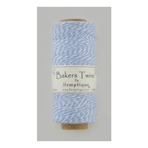 Шнур Bakers Twine на катушке, 2 х 2 нити, 1мм, 125 м, 50г 125 м светло голубой-белый 2 х 2 нити, 1 мм HEMPTIQUE BTS2LTBL/WHT hemptique шнур bakers twine bts2 черный белый 125 м